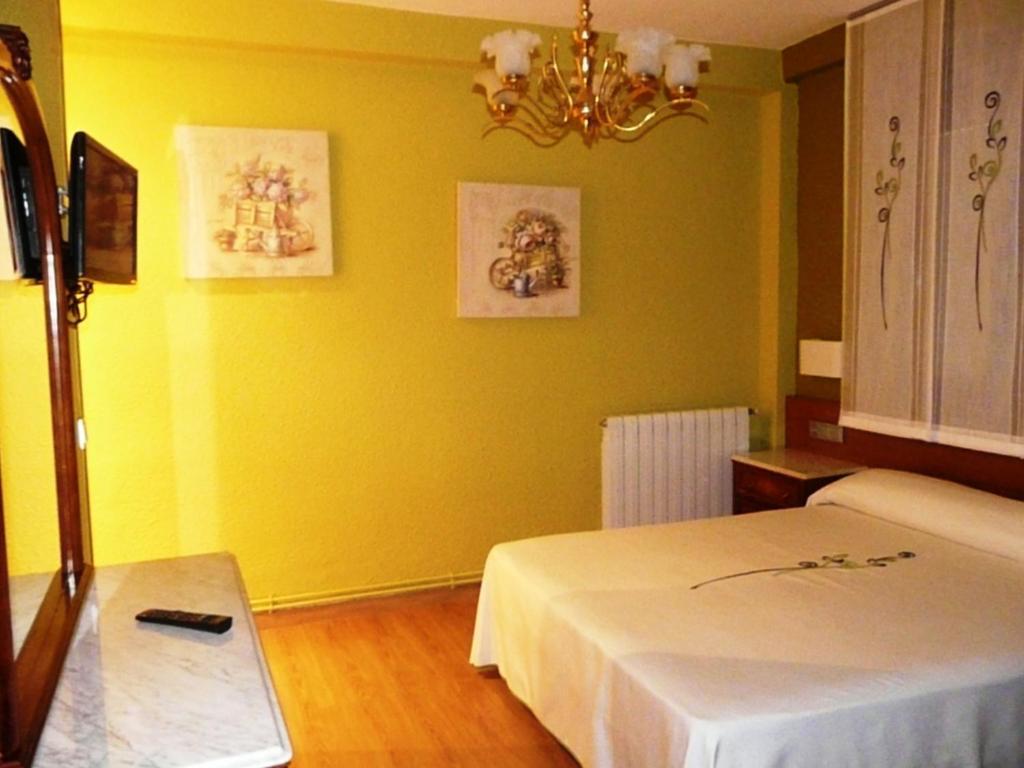Apartamento Turistico Guara Casa Castro Barbastro Szoba fotó